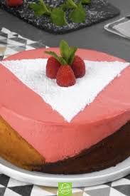 Fruchtiger Himbeerkuchen In Geometrischem Design Kuchen Ohne Backen Kuchen Besondere Kuchen