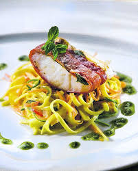 Zutaten Fur 4 Personen 400 G Zanderfilet 8 Scheiben Rohschinken Butter Zum Braten Etwas Mehl 100 G Feine Band Zanderfilet Rezept Zander Rezept Hauptspeise