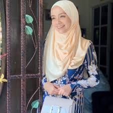 Rumah erra fazira cuba dipecah masuk. Rotikaya Ayunya Mira Filzah Berbaju Kurung Masih Beraya Facebook