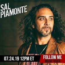 Gina Squires's Instagram, Twitter & Facebook