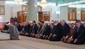 شارك عشرات آلاف الفلسطينيين بصلاة عيد الفطر في الأقصى، بالرغم من أحداث العنف الأخيرة التي شهدتها القدس. Ø´Ø§Ù‡Ø¯ Ø¨Ø§Ù„ØµÙˆØ± Ø§Ù„Ø±Ø¦ÙŠØ³ Ø§Ù„Ø³ÙˆØ±ÙŠ ÙŠØ¤Ø¯ÙŠ ØµÙ„Ø§Ø© Ø¹ÙŠØ¯ Ø§Ù„ÙØ·Ø± Ø§Ù„Ù…Ø¨Ø§Ø±Ùƒ Ù‚Ù†Ø§Ø© Ø§Ù„Ø¹Ø§Ù„Ù… Ø§Ù„Ø§Ø®Ø¨Ø§Ø±ÙŠØ©