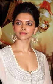 Deepika Padukone In Gorgeous Amrapali Earrings At The Chennai Express Trailer Launch Bollywood Bridal Beautiful Indian Actress Beautiful Bollywood Actress