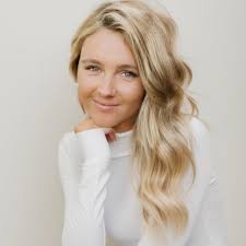 Chelsea Burt's Instagram, Twitter & Facebook