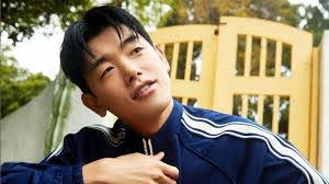 Kami Stone's Instagram, Twitter & Facebook