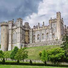 One of the largest inhabited and complete castles in england. 3m9mg1m4q6mjzm