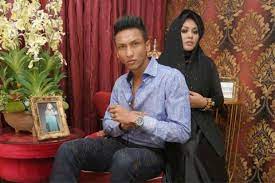 Ahya Rosli Panggil Zulin Aziz Sayang Pelakon Ahya Rosli Anak Kepada Pelakon Veteran Normah Damanhuri Menjelaskan Panggilan Sayang Style Fashion Talk Show