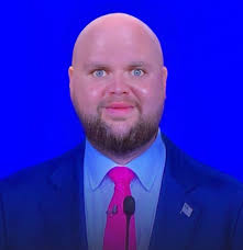 Gavin Newsom Hopes to Debate JD Vance : r/democrats