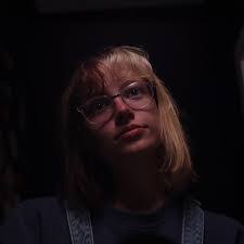 Emma Bee's Instagram, Twitter & Facebook