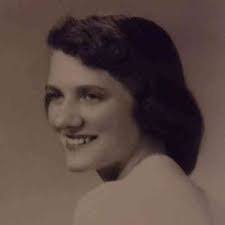 Elaine Leggett's Instagram, Twitter & Facebook