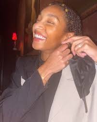 nuhbodytouchmeyounuhrighteous 🎶👽🎂 oh hey, i'm older, look at that  #happybirthdaytome #thisis26🎉 #birthdaygirl #rhianna #werkwerkwerkwerkwerk  #solarreturn #ayearolderayearbolder #happybirthday #melanin #melaninpoppin  #blackgirlmagic #blackgirlsrock ...