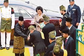 Inherited the title of tunku panglima besar from tunku nasir ibni tuanku muhammad when tunku nasir was made the tunku laksamana who. Istiadat Letak Kerja Sempena Pertabalan Sultan Kedah Bermula