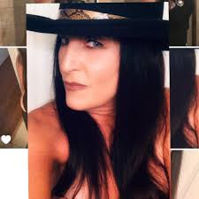 Join us live today at 12.30! Some beautiful tones and prints 🫶🏼  https://www.thefashionshop.online/