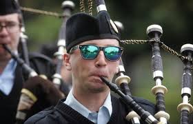 RIVERSIDE: Veterans withstand a little rain