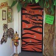 Tiger Stripe Classroom Door Decoration Myclassroomideas Com Klassentur Dekorationen Verzierte Turen Klassenzimmer Gestalten
