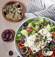 Salade Grecque Free The Pickle Recette En 2020 Salade Grecque Recette Cuisine Mediterraneenne