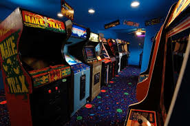 The section arcade on this site offers you the chance to play the great 80's. Los Nostalgicos De Los Videojuegos De Los 80 Tienen Una Cita Con Retro Chiclana