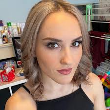 Aushra Lauren Make-up Artist