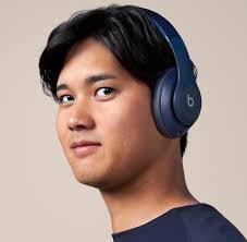 Elsa Tarin's Instagram, Twitter & Facebook