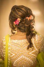 Easy Breezy Beautiful Hairstyles For The Sister Of The Bride Groom Trendy Short Hair Styles Beautiful Hair Mother Of The Bride Hair