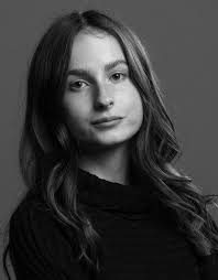 Madeleine Harris's Instagram, Twitter & Facebook