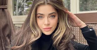 33 yaşında olan öykü çelik son olarak şeref sözü dizisinde rol aldı. Oyku Celik Askini Ilan Etti Muhabir