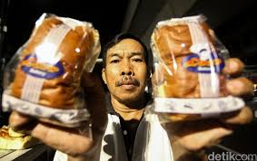 Jenis produk merk produk nama perusahaan roti virgin virgin cake & bakery gula jawa lingga sari cv. Turun Temurun Bisnis Roti Legendaris Di Ibu Kota