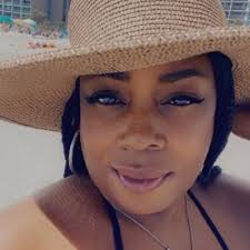 The Melanated Mami (@ShanniRenaye)