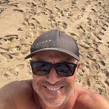 Hi😄 How is the weather in Palma now? Is it cold or can you lay at the  beach? Going there in few days and was hoping for nice weather and at least