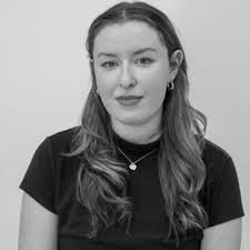 Clara Dingle's Instagram, Twitter & Facebook