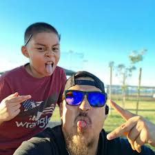 I need help. I have had my 5m for a few weeks and it's been great. I  printed all the ppieces for the enclosure kit and printed one piece after (  still