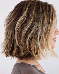 Jak szybko i po prostu zrobić stylowe fryzury na włosach do ramion bez wchodzenia do stylisty i dodatkowych kosztów? Modne Fryzury 2020