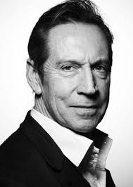Jonathan Hyde