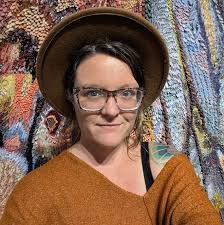 How do people pronounce the word 'aunt' in different regions?