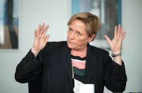Kultusministerin susanne eisenmann muss weitreichende entscheidungen treffen. Coronavirus In Baden Wurttemberg Susanne Eisenmann Zum Corona Streit Das Ist Nicht Wahlkampf Baden Wurttemberg Stuttgarter Nachrichten