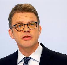 Die prämie erhalten sie, wenn die deutsche bank ag selbst oder über die vorgenannten banken die bhw bausparkasse ag oder die zurich gruppe einen neuen kunden für ein prämienberechtigtes angebot gewinnt. Deutsche Bank Und Commerzbank Kritik An Staatlicher Einmischung Welt