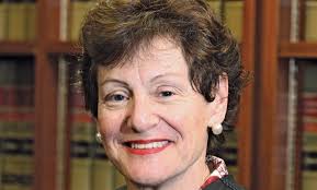 Federal Judge's Incentive Gives Women Lawyers More Speaking Roles in Court 