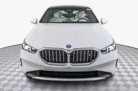 Image result for Alpine White 2025 i5