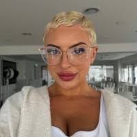 Maxine Edmonds's Instagram, Twitter & Facebook