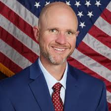 Outgoing alumni board president thanked for service