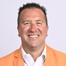 Jeff Smith's Instagram, Twitter & Facebook