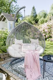 Mediterraner Flair Und Sommer Auf Der Terrasse Pomponetti Terrasse Garten Design Mediterran