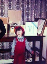 The irish actress, who plays claire fraser in the starz series, revealed the happy news on wednesday after making the surprise announcement on instagram. Caitriona Balfe On Twitter Donate 3 To Wchildcancer Share Your Throwback Pic To Give Kids The Giftofgrowingup Join Me