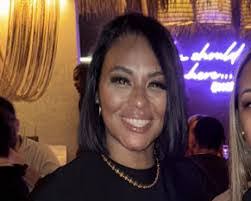 Julia Wingard's Instagram, Twitter & Facebook