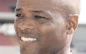 Julio Dely Valdés preocupado por Armando Cooper