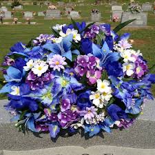 In ancient times greeks and romans decorated graves with flowers and laying wreaths on graves signaled high honors. Pin By J W On Things I Ve Made Memorial Flowers Headstones Decorations Flower Arrangements