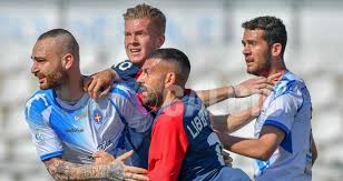 Occhi puntati sui giocatori ex novara » in attesa del sempre piu' probabile ripescggio della lucchese in serie c, torniamo a parlare di mercato giocatori, o meglio, delle voci che stanno circolando attorno ai rossoneri. C E Aria Di Derby Mercoledi Al D Albertas In Scena Gozzano Novara I Am Calcio Novara