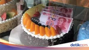 More images for cara membuat money cake » Restoran Kembalikan Uang Rp 24 Juta Yang Ditemukan Dalam Kue Ultah Pengunjung