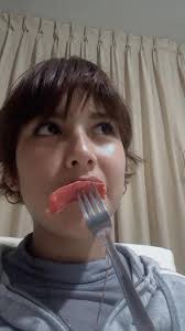 Aventuras en la cafetería: Bloom y risas con amigas