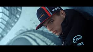 Vliegtuigspotter menno swart was de eerste man die het privévliegtuig van max verstappen wist te fotograferen, in de juiste kleurstelling. Max Verstappen Max Exact Manage Your Numbers Facebook
