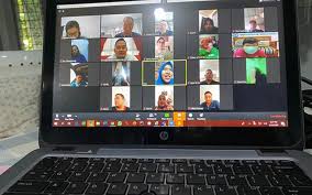 Bekerja dari rumah mengubah persepsi biasa kepada luar biasa. Tips Agar Tetap Nyaman Bekerja Dari Rumah Ekonomi Bisnis Com